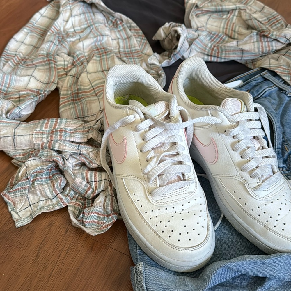 women’s Nike Court Vision Low